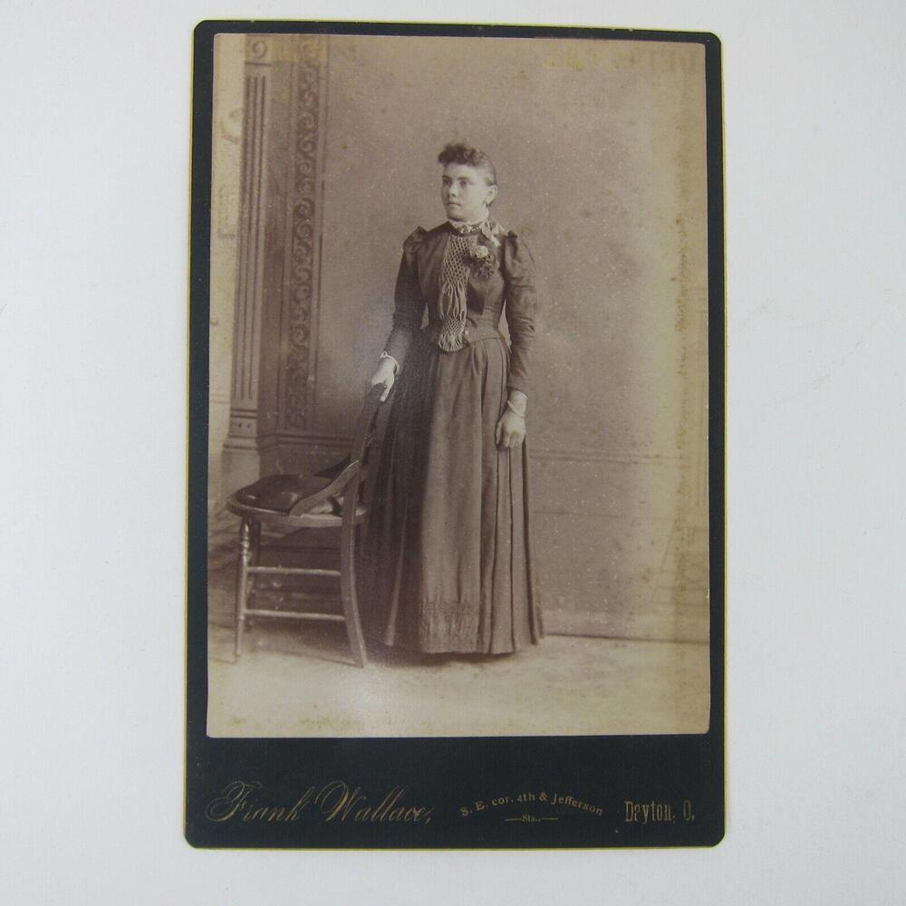 Cabinet Card Photograph Beautiful Young Lady Frank Wallace Dayton Ohio Antique